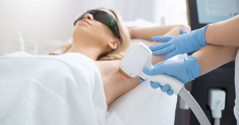 Lee más sobre el artículo ¿Láser o Luz Pulsada IPL? Diferencias entre depilación láser y fotodepilación